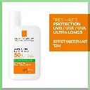 Anthelios-UVMune-400-Oil-Control-Invisible-Fluid_50ml_04_La_Roche_Posay_euro-skin-cameroun.webp