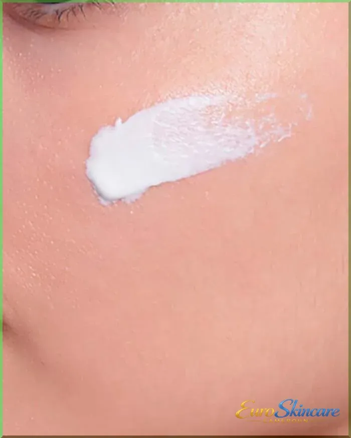 Creme Hydratante Application Visage 3_euro-skincare-cameroun.webp